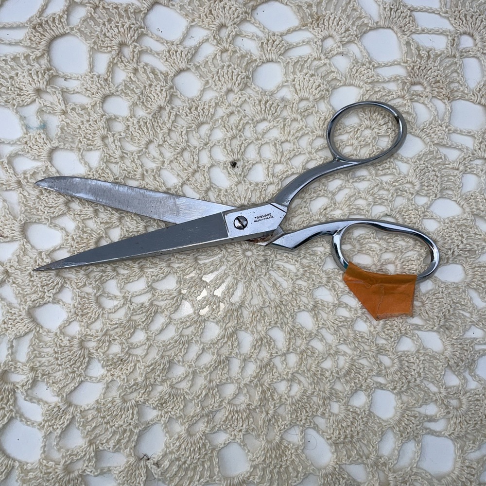 Vintage Triomphe 55/8 sewing scissors 4" blade, made in France